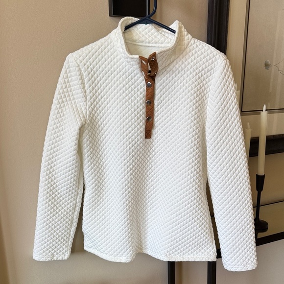 Source Unknown Tops - Source Unknown White Quilted Sweatshirt with Brown Button Accents Small A41